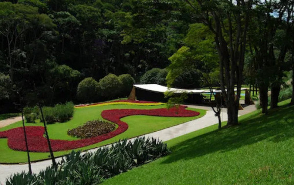  Jardín de la Casa Cavanelas en Pedro do Rio, de Burle Marx