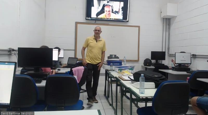 Clase de jardinería en el Centro Etec João Belarmino - Paula Souza durante la conferencia