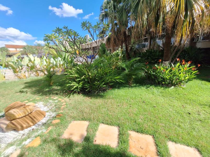 Proyecto diseñado por la arquitecta paisajista Luana Oliveira. Imágenes proporcionadas por la fotógrafa y el diseñador del proyecto.