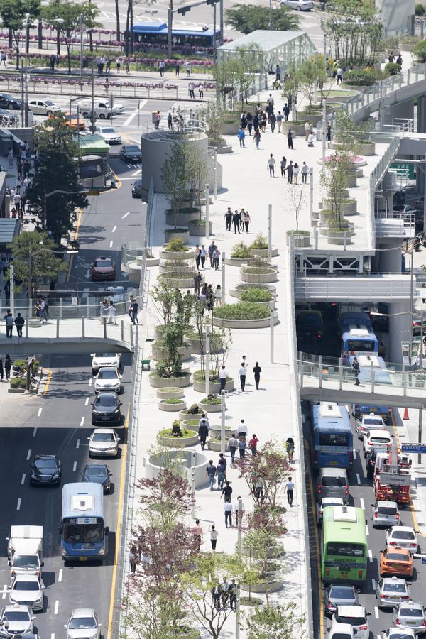 Antigua autopista se convierte en parque público con 24,000 plantas en Seúl