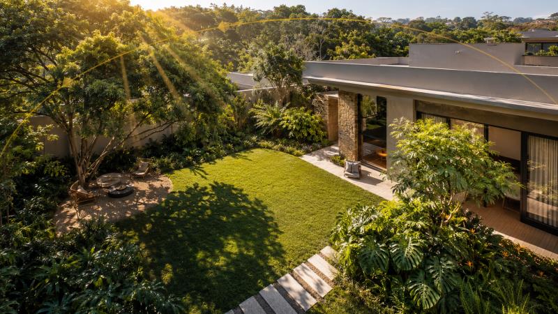 Estudio de la exposición solar en paisajismo y su influencia en las decisiones de diseño.